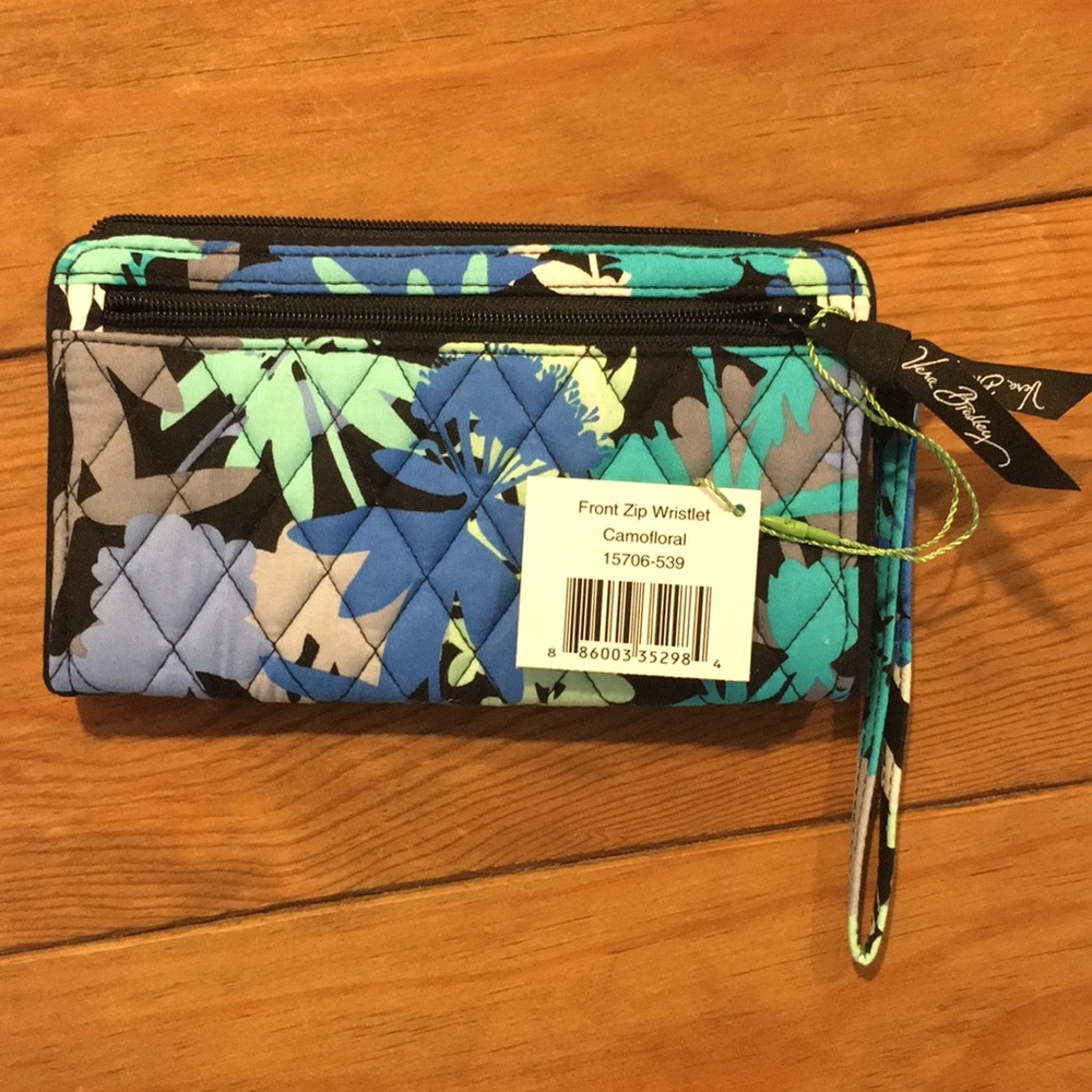 Vera Bradley Front Zip Wristlet in Camofloral